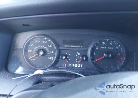 2010 Ford Crown Victoria Police Interceptor z USA, uszkodzony, nr VIN 2FABP7BV3AX121961